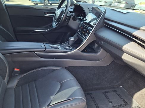 Used 2019 Toyota Avalon Touring FWD image 22