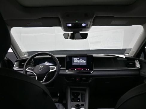 New 2026 Volkswagen Tiguan SE image 10