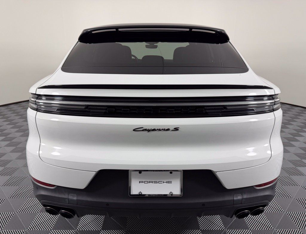 Certified 2024 Porsche Cayenne S AWD/4WD image 14