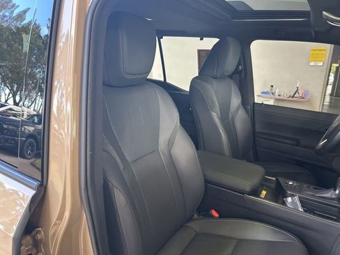 Used 2024 Lexus GX 550 image 18