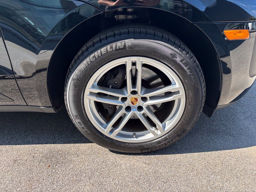 Certified 2026 Porsche Macan AWD/4WD image 39