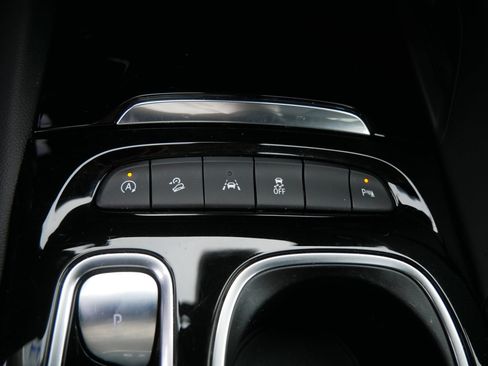 Used 2021 Buick Envision Essence w/ Technology Package I image 32