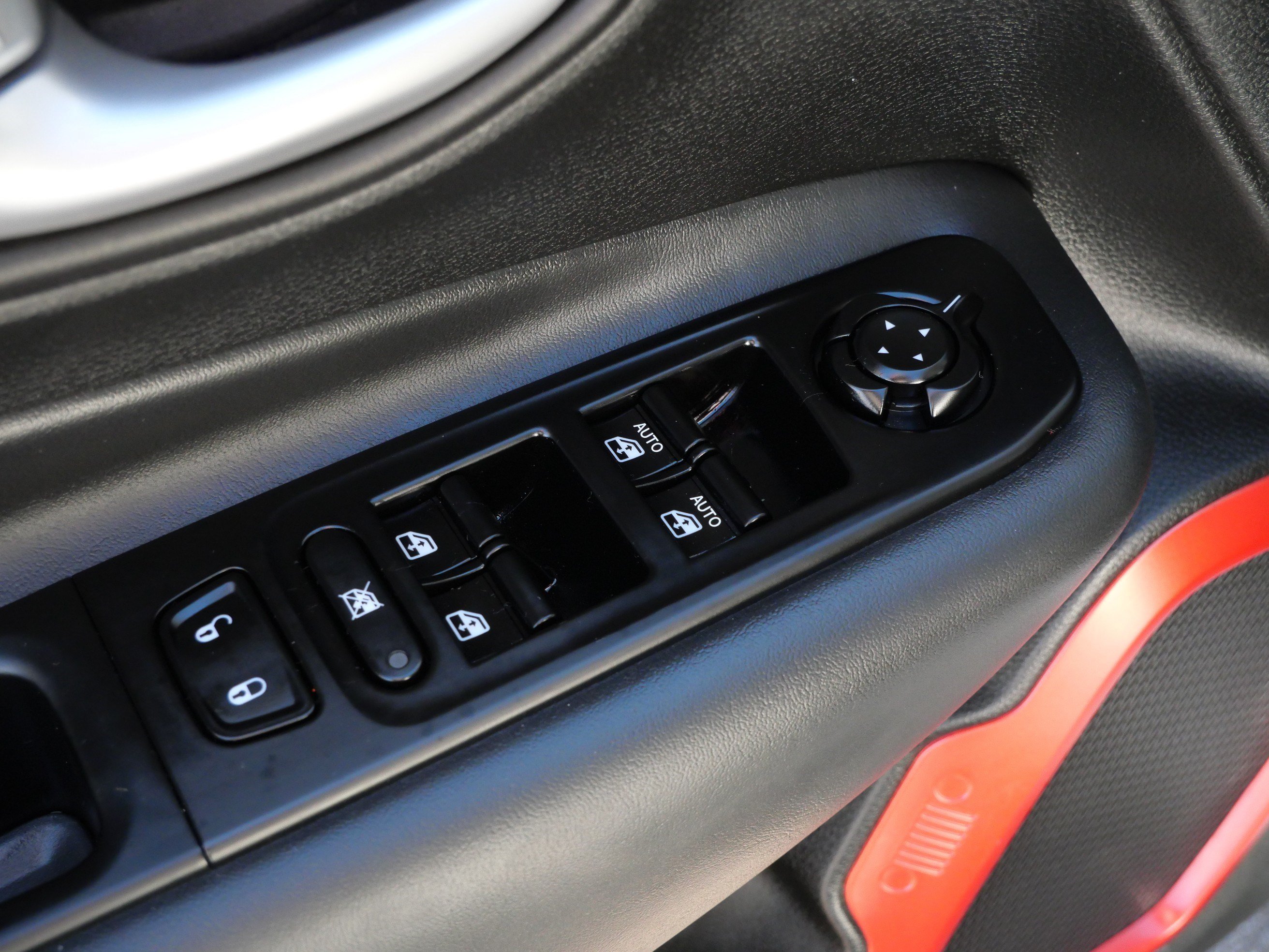 Used 2023 Jeep Renegade Latitude w/ Sun/Sound Group AWD/4WD image 19