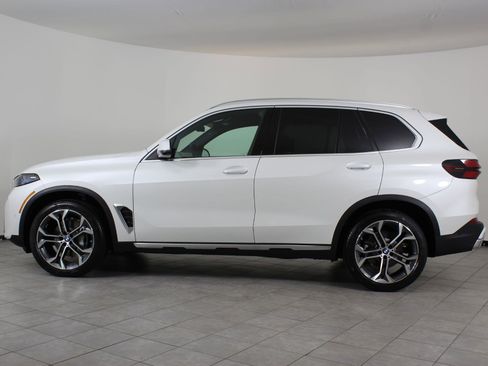 New 2026 BMW X5 xDrive40i w/ Climate Comfort Package image 2