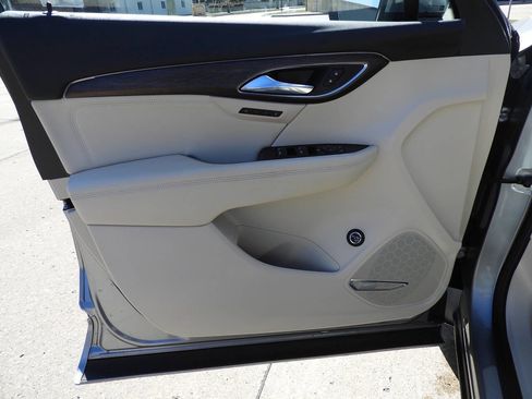 Used 2023 Buick Envision Avenir image 16