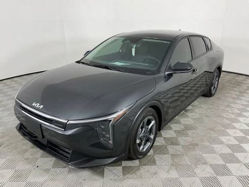 Used 2025 Kia K4 FWD image 2
