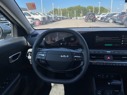 Used 2026 Kia K4 FWD image 16