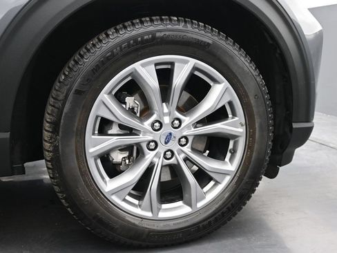 Used 2022 Ford Explorer XLT w/ Equipment Group 202A AWD/4WD image 18