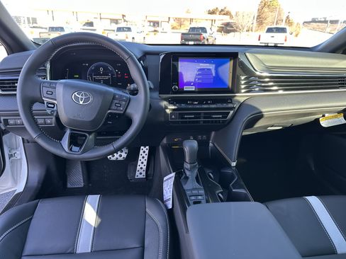 Used 2026 Toyota Camry SE image 19