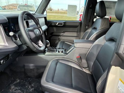 New 2025 Ford Bronco Outer Banks AWD/4WD image 12