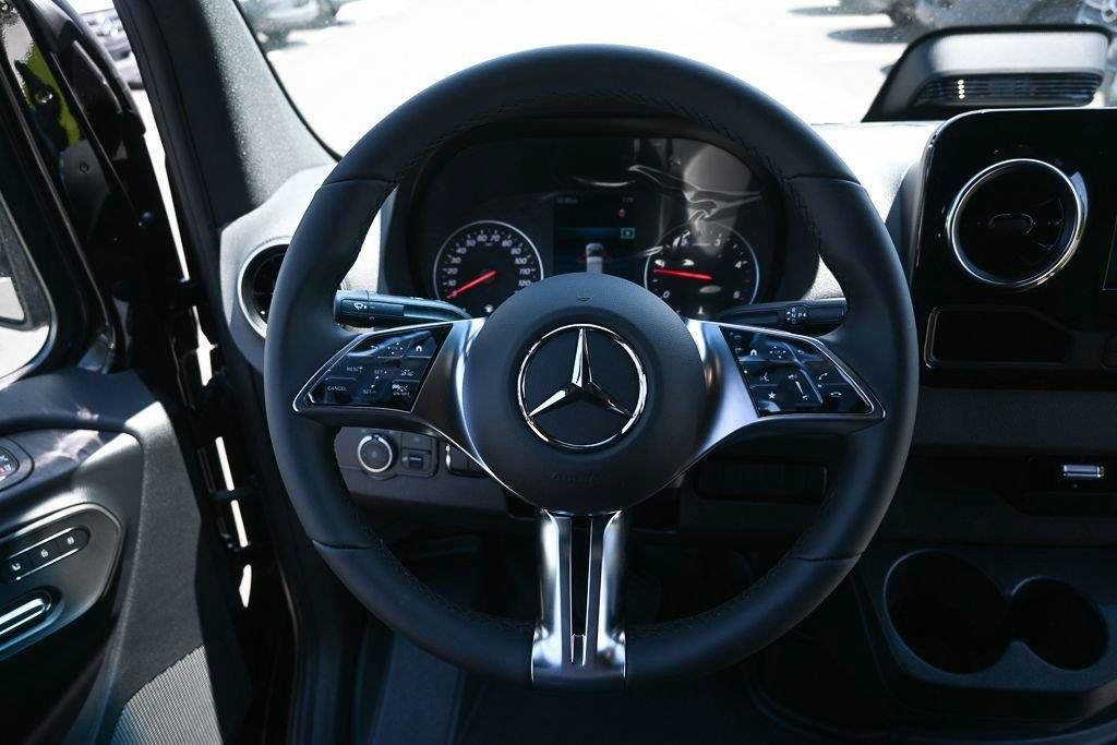 Used 2026 Mercedes-Benz Sprinter 2500 image 2