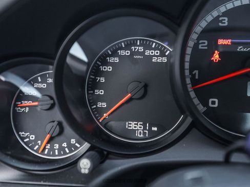 Used 2014 Porsche 911 Turbo S image 22