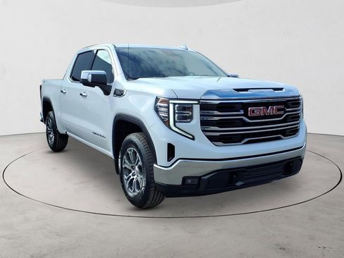 Used 2025 GMC Sierra 1500 SLT image 3