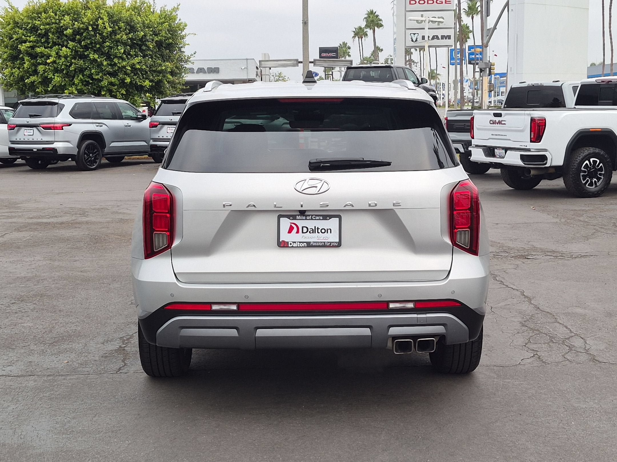 Used 2024 Hyundai Palisade SEL FWD image 7