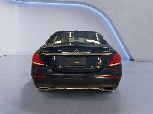 Used 2017 Mercedes-Benz E 300 4MATIC image 7