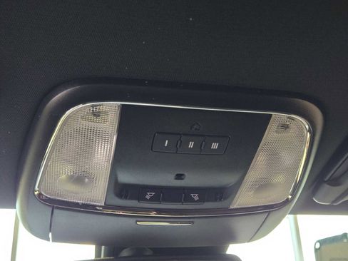 Used 2023 Dodge Charger Scat Pack RWD image 33