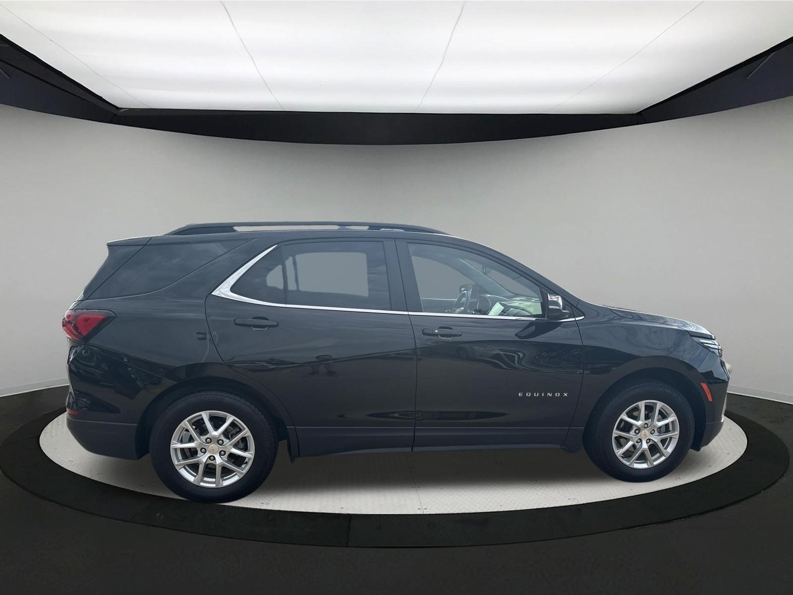 Used 2024 Chevrolet Equinox LT AWD/4WD image 7