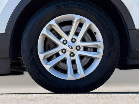 Used 2015 Ford Explorer XLT w/ Equipment Group 202A image 25