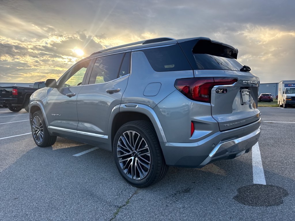 New 2027 GMC Terrain Denali AWD/4WD image 4