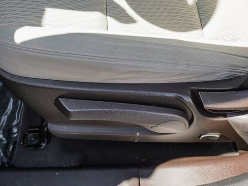 Used 2017 Hyundai Santa Fe Sport FWD image 19
