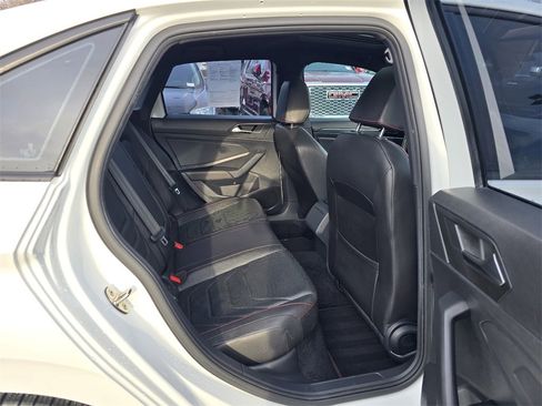 Used 2021 Volkswagen Jetta GLI Autobahn image 32