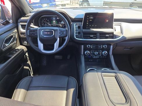 Certified 2023 GMC Yukon XL SLT w/ SLT Premium Package AWD/4WD image 24
