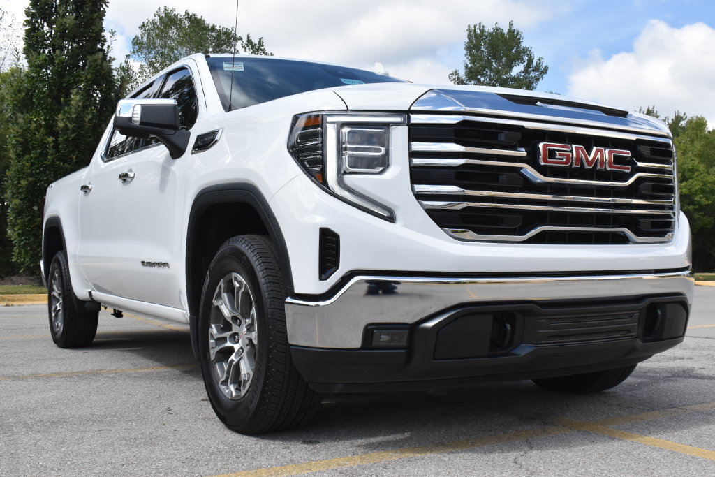 Used 2026 GMC Sierra 1500 SLT AWD/4WD image 2