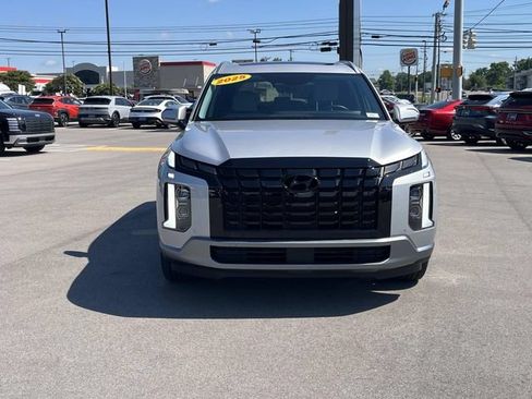 Used 2025 Hyundai Palisade SEL FWD image 2