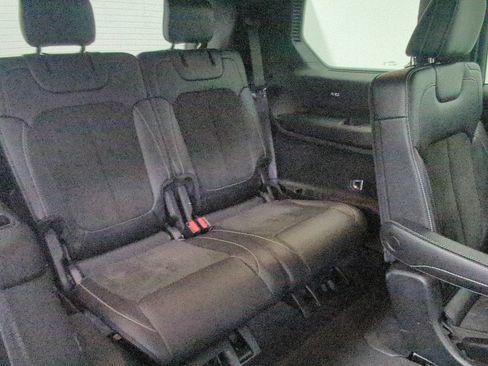 Used 2022 Jeep Grand Cherokee L Laredo AWD/4WD image 30