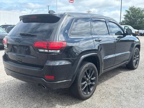 Used 2022 Jeep Grand Cherokee Laredo X AWD/4WD image 7