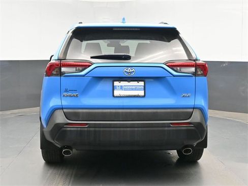 Used 2019 Toyota RAV4 XLE image 11