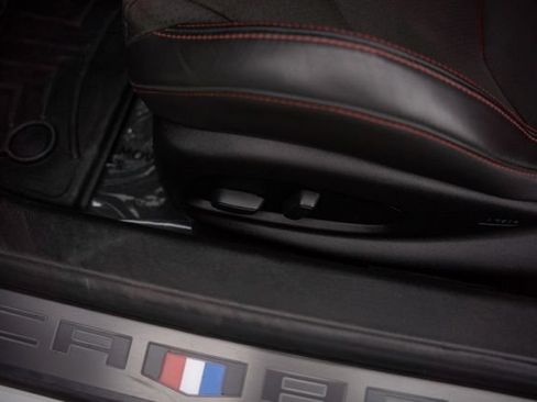 Used 2019 Chevrolet Camaro ZL1 RWD image 16