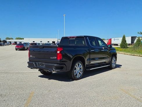 Used 2022 Chevrolet Silverado 1500 High Country w/ High Country Premium Package AWD/4WD image 5