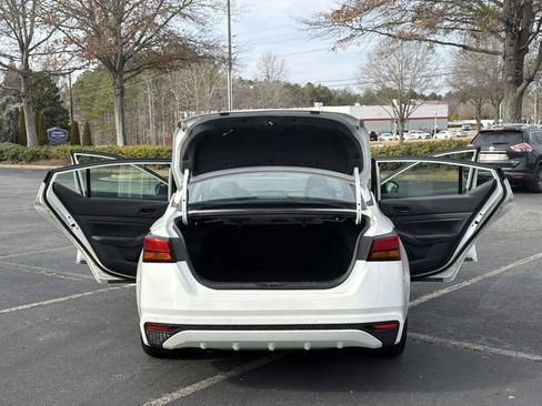 Used 2024 Nissan Altima 2.5 SV image 11