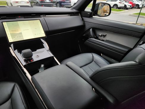 Certified 2025 Land Rover Range Rover Sport image 14