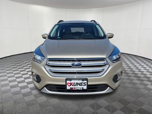 Used 2018 Ford Escape SE w/ SE Sync 3 Package AWD/4WD image 2