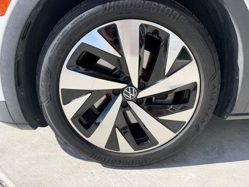 Used 2021 Volkswagen ID.4 Pro S w/ Gradient Package RWD image 10