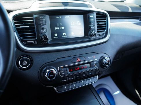 Used 2020 Kia Sorento S FWD image 7