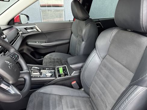 Used 2023 Mitsubishi Outlander SE FWD image 5