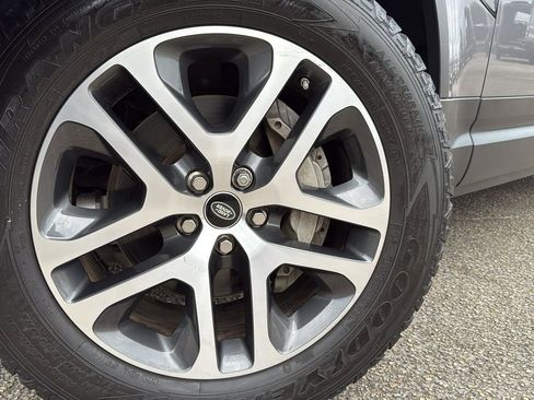 Used 2020 Land Rover Defender 110 First Edition image 8