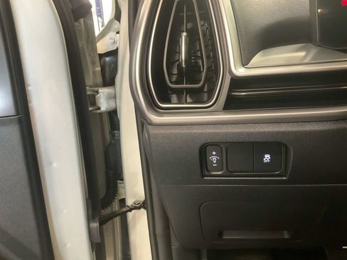 Certified 2026 Kia Sorento LX FWD image 25