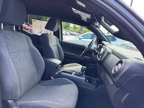 Used 2018 Toyota Tacoma TRD Sport AWD/4WD image 20