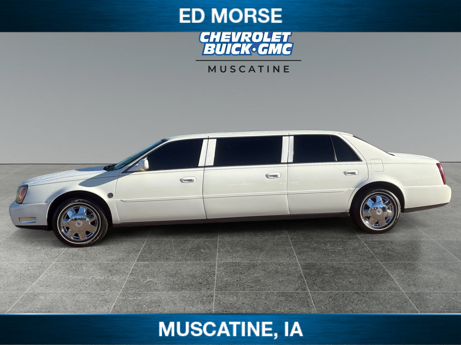 Used 2002 Cadillac De Ville Limousine FWD image 2