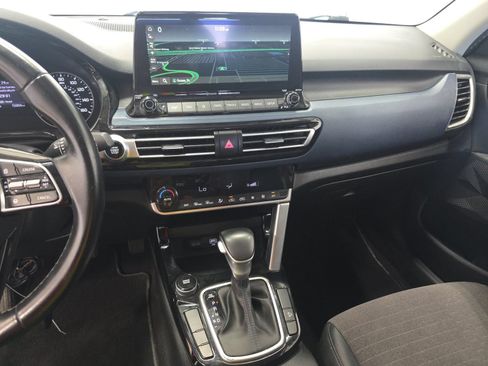 Used 2022 Kia Seltos S FWD image 14
