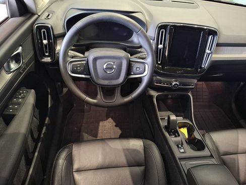Certified 2023 Volvo XC40 B5 Core w/ Convenience Package AWD/4WD image 12