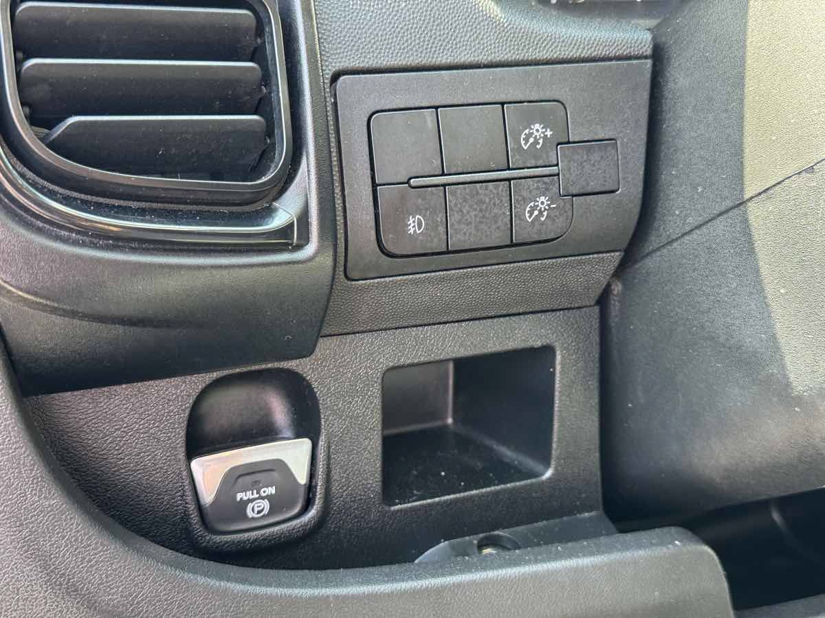 Used 2025 RAM ProMaster 2500 w/ Convenience Group FWD image 23