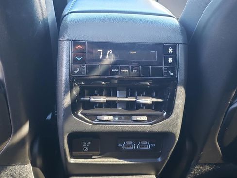 Certified 2024 Jeep Grand Cherokee L Limited w/ Luxury Tech Group II AWD/4WD image 17