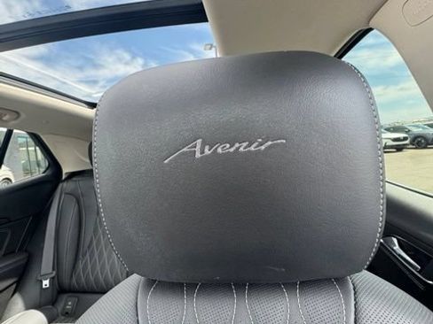Used 2023 Buick Envision Avenir AWD/4WD image 14