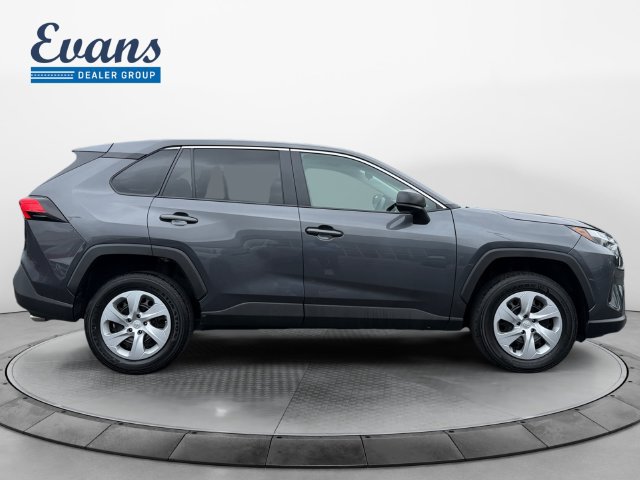 Used 2025 Toyota RAV4 LE AWD/4WD image 9