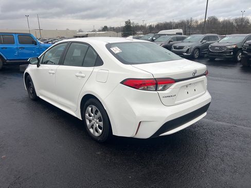Used 2022 Toyota Corolla LE image 6